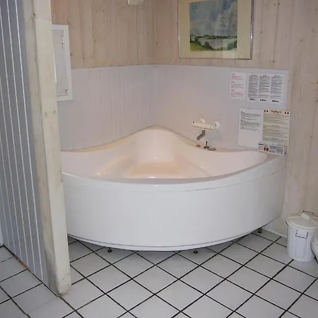 Gulspurvevaenget V Nordenbro Vesteregn