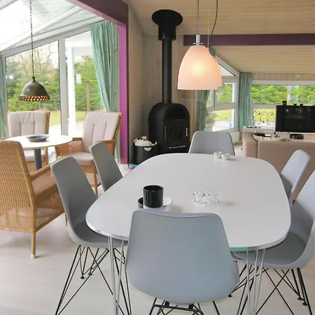 Gulspurvevaenget V Nordenbro Vesteregn