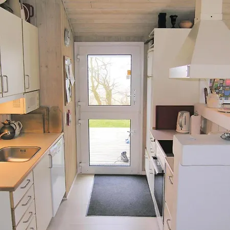Stunning Home In Humble With Kitchen * Nordenbro Vesteregn